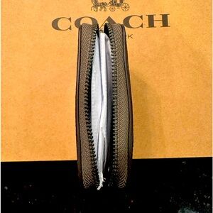 Small coach zippered wallet